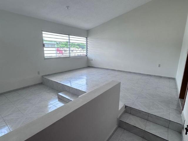 CASA REMODELADA EN FRACCIONAMIENTO FLORESTA