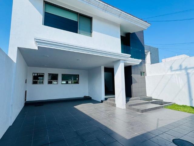 Casa Remodelada en Jardines de Guadalupe ✨ Venta o Renta Para Oficinas