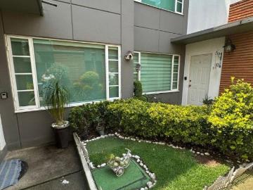 CASA REMODELADA EN PRIVADA EN CUAJIMALPA