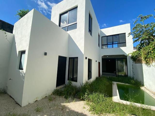 CASA REMODELADA EN RENTA EN MÉRIDA