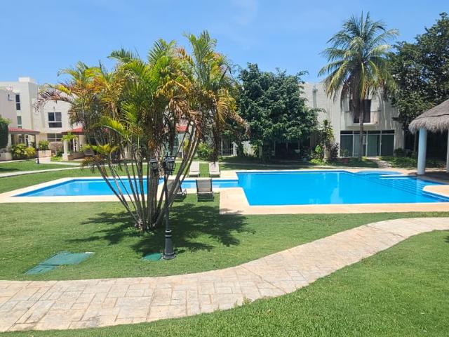 Casa remodelada en renta en Residencial Hacienda, Cancún