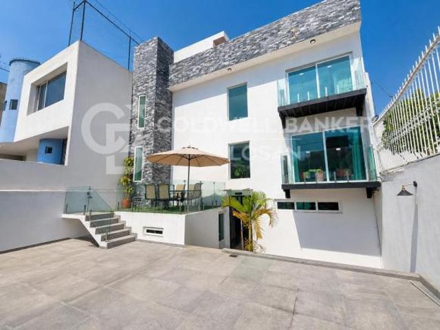 CASA REMODELADA EN VENTA EN CIUDAD SATÉLITE – CIRCUITO JURISTAS
