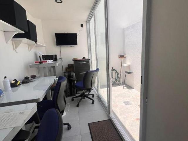 Casa remodelada en venta en el Colli Urbano