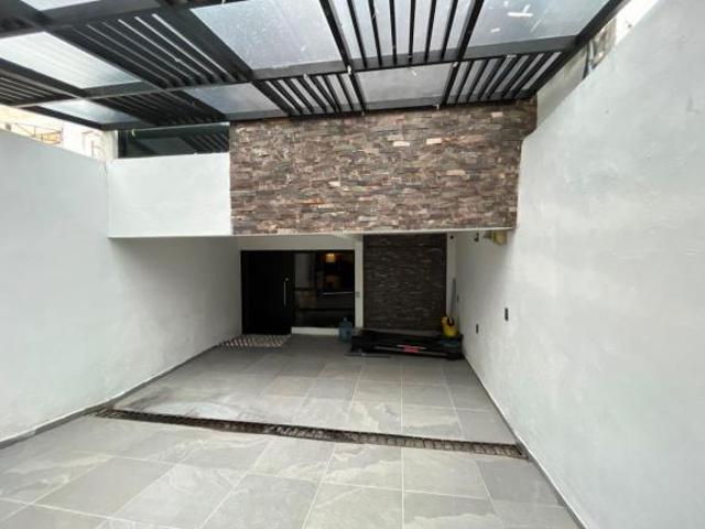 CASA REMODELADA EN VENTA EN LOMA BONITA EJIDAL, TLAQUEPAQUE, JALISCO