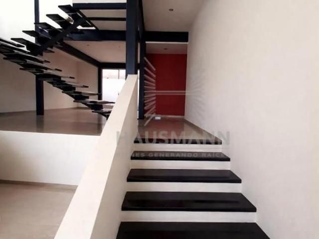 Casa remodelada en venta en Lomas Verdes 5a. Sección