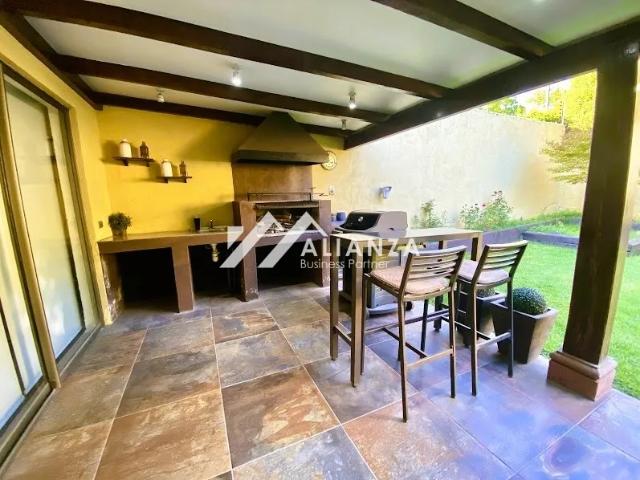 Casa Remodelada Sector Tranquilo 4d Jardin Amplio Seguridad