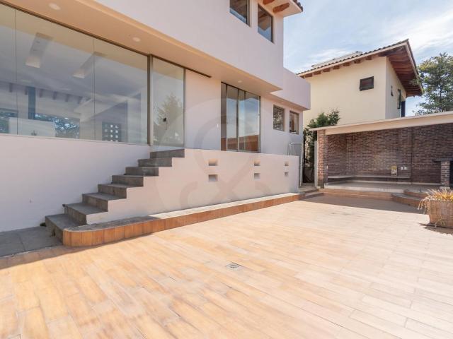 Casa Remodelada Parcialmente Amueblada en renta Club de Golf Los Encinos