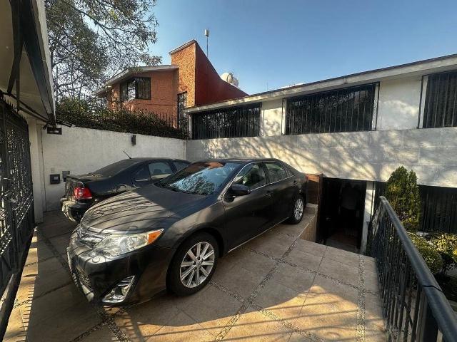 Casa Remodelada Renta, Lomas De Bellavista, Fracc Residencial De Gran Prestigio