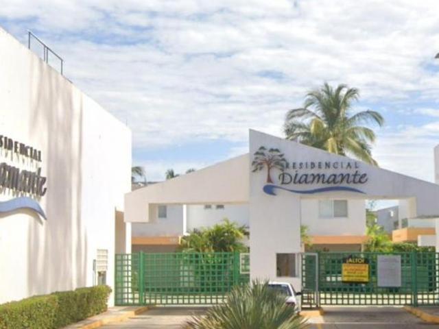 CASA REMATE DE 3 RECÁMARAS CON 140 M² EN ACAPULCO TGLJ27