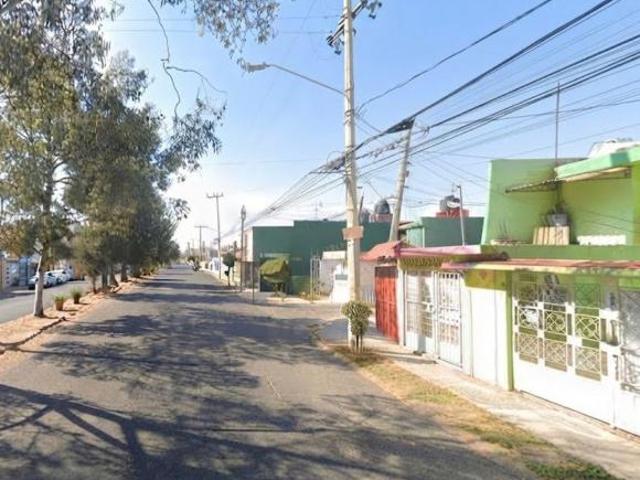 CASA REMATE DE 3 RECÁMARAS CON 210 M² EN BOSQUES DE ARAGÓN TGLJ33