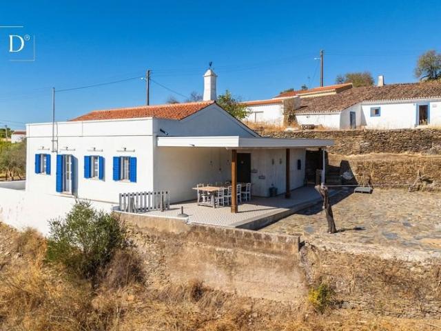 Casa renovada com acabamentos de alta qualidade e espaço adi. 187m² Pereiro Vale Madeira