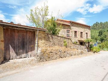 Casa Renovada em Góis, Coimbra 3 Quartos e 2 WC