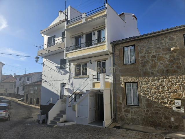 Casa Renovada em Penamacor com Vista Panorâmica