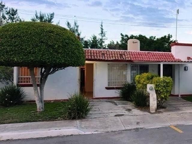 CASA RENTA AMUEBLADA EN PIRAMIDES, CORREGIDORA QRO