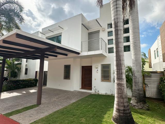 Casa Renta de 3 recámaras en RESIDENCIAL CUMBRES, Luis D. Colosio Cancún | KADUL