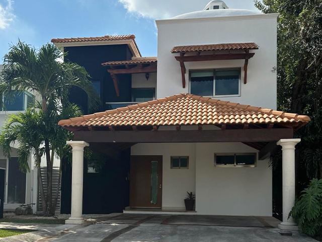 Casa Renta de 3 recámaras en RESIDENCIAL CUMBRES, Luis D. Colosio Cancún | PIRIDUL16