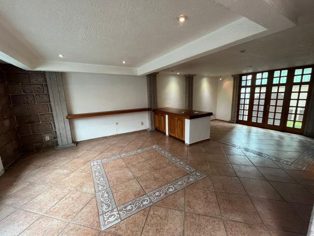 CASA RENTA EN COL. BARRIO 18 / 245m2