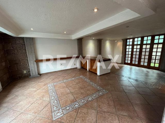 CASA RENTA EN COL. BARRIO 18 / 245m2