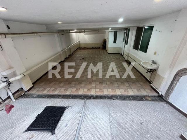 CASA RENTA EN COL. BARRIO 18 / 245m2