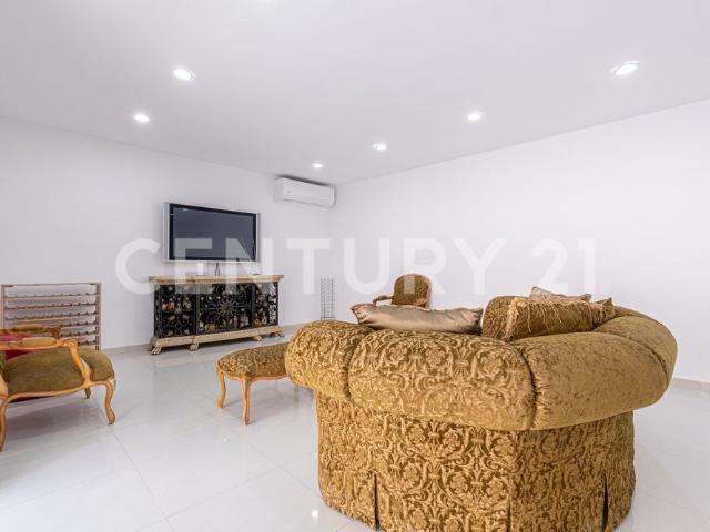 CASA RENTA EN LOMAS DE AGUA CALIENTE TIJUANA
