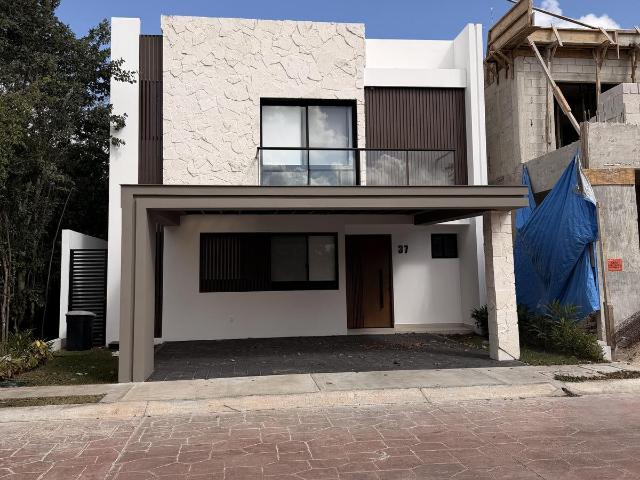 Casa en Renta, 4 Recamaras, Alberca, V?a Cumbres, Canc?n, Quintana Roo