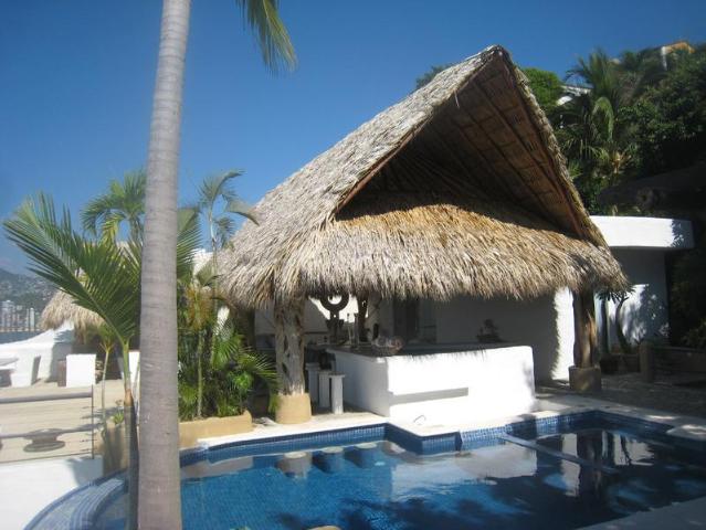 Casa Renta, Guitarr?n