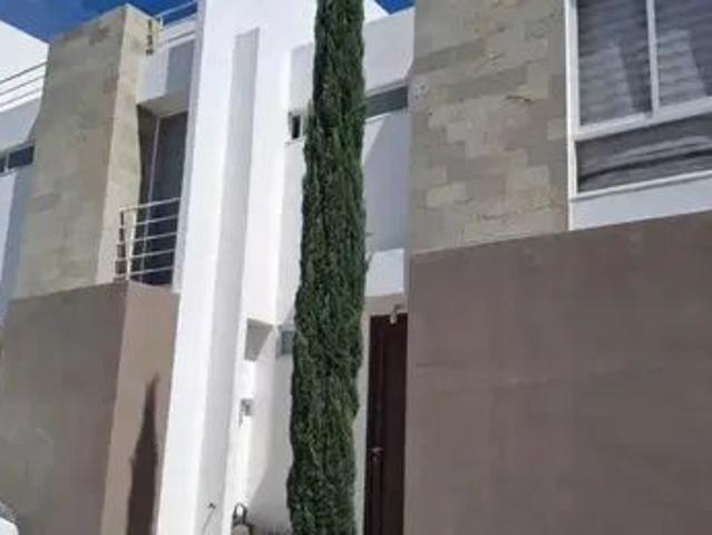 Casa Renta Zakia Cond. Corvus