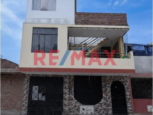 Casa Rentable En Venta Con Mini Departamentos En La Esperanza