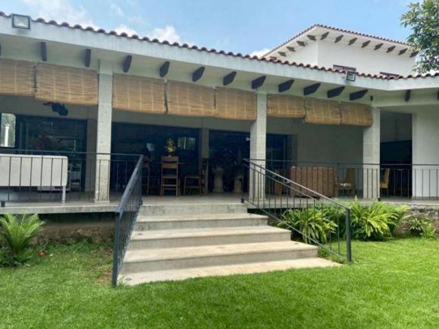 Casa Residencia en Venta en Rancho Cortes, Cuernavaca, Morelos