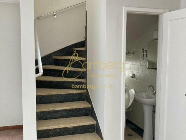 Casa Residencial ou comercial, 200m² de terreno, 150m² de área construída, 5 banheiros e 3 vagas