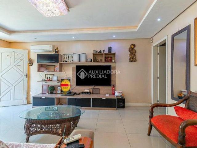 Casa residencial ou comercial com 3 quartos, lareira e churrasqueira no Centro de Canoas