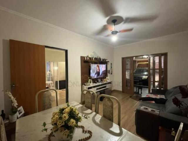 Casa residencial à venda com 04 quartos, sendo 02 suítes e salão comercial no bairro Residencial Par