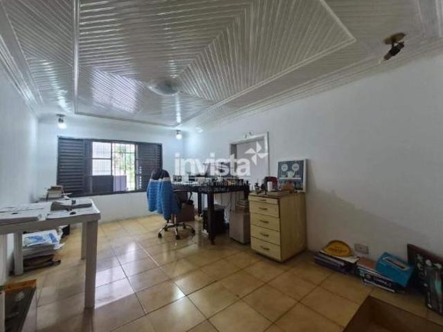 Casa Residencial à venda em Santos Vila Mathias | 4 quartos, 2 suítes e 2 andares