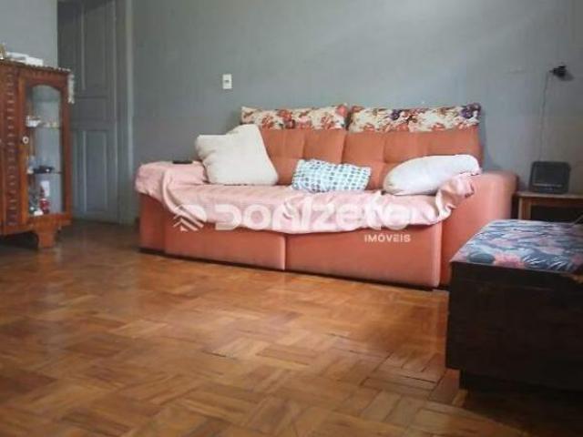 Casa residencial à venda no Bairro Pinheirinho, Santo André – 163 m² e 2 vagas