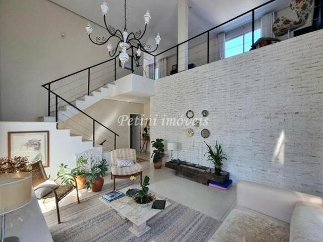 Casa Residencial Colinas de São Francisco