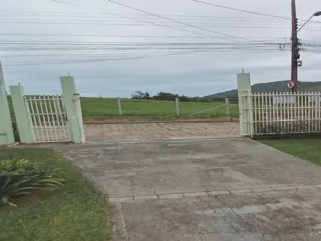 Casa Residencial com 4 quartos à venda por R$ 2300. 00, 200.00 m2 praia do santinho florianopo