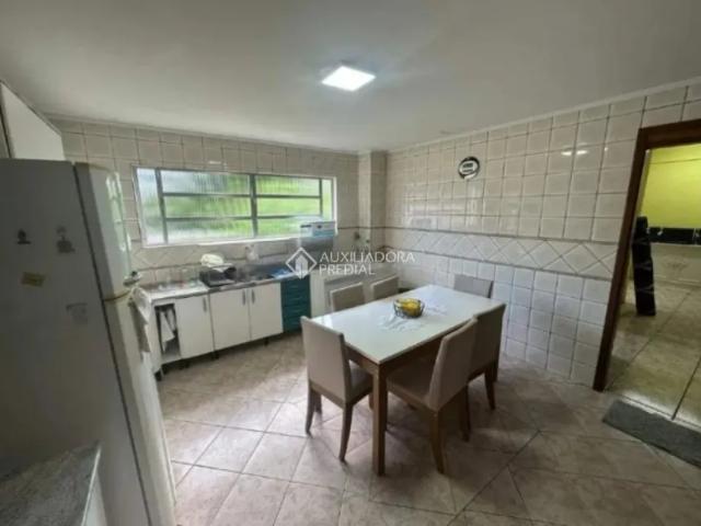 Casa residencial com 4 quartos, bairro Jardim Florem Porto Alegre