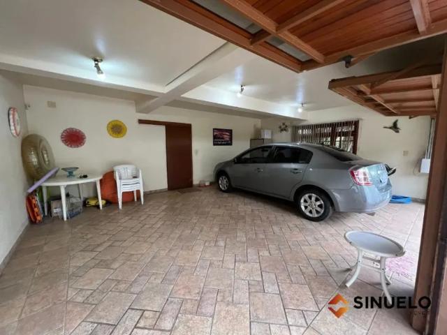 Casa residencial com 03 dormitórios sendo 01 suíte