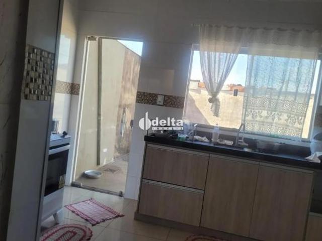 Casa residencial com 2 quartos disponível para venda no bairro Jardim Canaã em Uberlândia MG