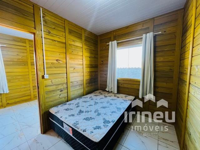 Casa residencial com 2 quartos e armários na cozinha no Loteamento Atlântico Sul!