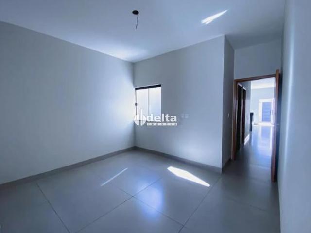 Casa residencial com 2 quartos sendo suíte disponível para venda no bairro Jardim Brasília em Uberlâ