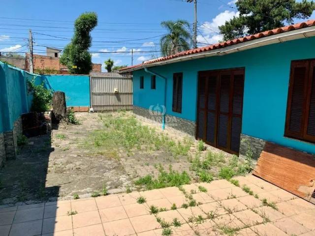 Casa residencial com 3 dormitórios e 8 vagas de garagem no bairro Sarandi