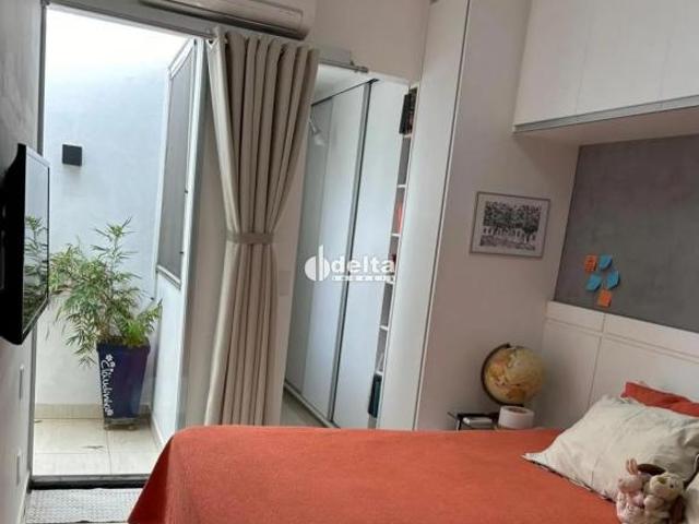Casa residencial com 3 quartos sendo 2 suítes disponível para venda no bairro Santa Luzia em Uberlân