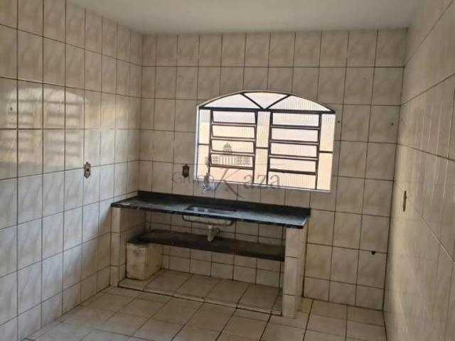 Casa Residencial Comercial Vila Ester 2 Dormitórios 130m²