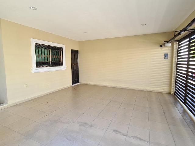 Casa residencial con recamara en planta baja zona deportiva