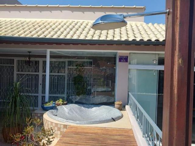 Casa Residencial de Alto Padrão com 300 m² e SPA Privativo – Próxima ao Centro e Pa