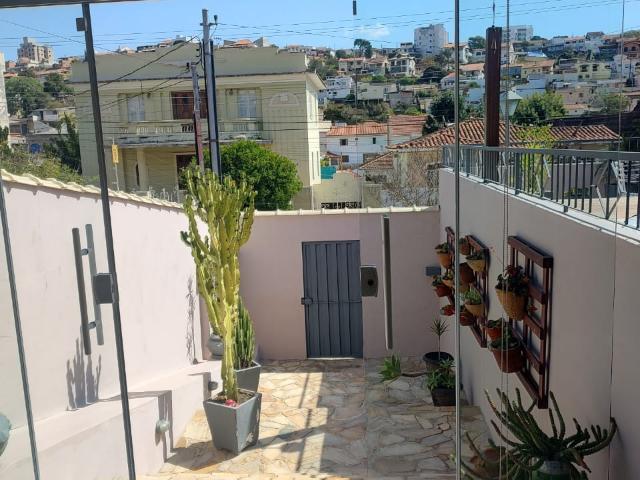 Casa Residencial de Alto Padrão com 300 m² e SPA Privativo – Próxima ao Centro e Parque das Águas – São Lourenço, MG