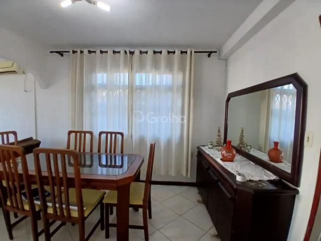 Casa Residencial de 143m² com 4 quartos na Trindade