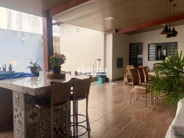 Casa residencial disponível para venda no bairro São Jorge em Uberlândia MG