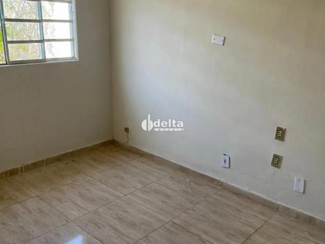 Casa residencial disponível para venda no bairro Santa Luzia em Uberlândia MG